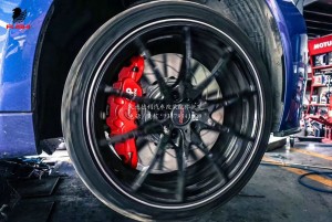 寶馬3系改裝APracing cp8520剎車，AP品牌中卡鉗最大的一款剎車，六活塞