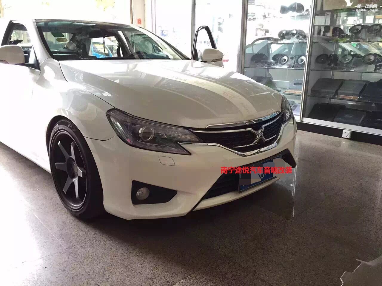 南寧豐田銳志音響改裝勁浪麻織盤喇叭+愛威小鋼炮中道隔音改裝