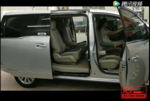 別克GL8電動中門改裝效果視頻