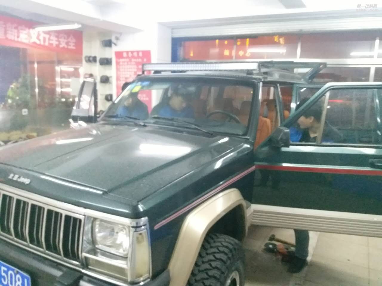 唐山汽車音響改裝北京JEEP小改動大提升，美國威格音響