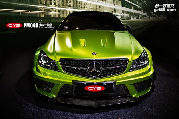 四川成都車(chē)衣裳奔馳C63電光金屬檸檬綠PM060汽車(chē)改色貼膜