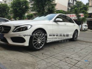 既要要運動又要商務(wù)--奔馳C200了升級19寸原裝AMG輪轂