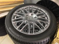 現(xiàn)貨一套，[酷] 找貨的朋友，看到私信我！  全新拆車，保時捷 卡宴 RS 20寸  連全新胎，米其林：275-45-20 ????