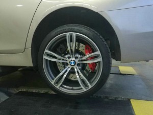 寶馬5系改裝前六后四brembo剎車盤