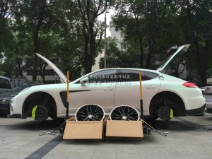 保時捷帕拉梅拉改裝20寸鍛造黑色輪轂