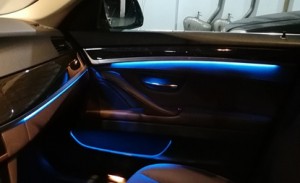 最牛！寶馬5系改裝方口排氣and電動尾門，內飾情調加裝氛圍燈