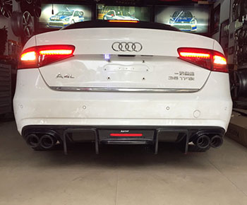成都銳行-奧迪A4L改裝澳洲雷鳥中尾段四出排氣碳纖維后唇