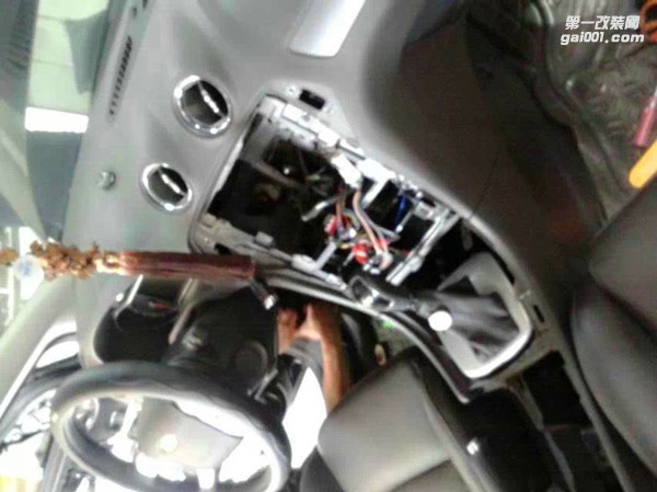 福特蒙迪歐音響改裝勁浪PS165F 濰坊成功汽車音響改裝