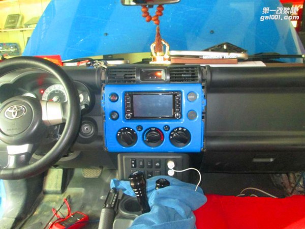 濰坊汽車音響改裝 豐田FJ酷路澤音響改裝勁浪165KRX2 濰坊成功專業(yè)汽車音響改裝