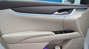 凱迪拉克氛圍燈改裝專(zhuān)業(yè)原廠件改裝—成都威威車(chē)改