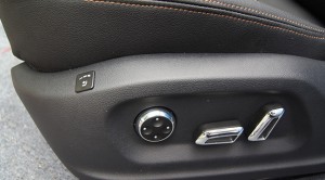 凌渡12副8電動座椅+座椅通風(fēng)改裝—成都威威車改