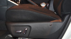 豐田卡羅拉混動電動座椅6向改裝--成都威威車改