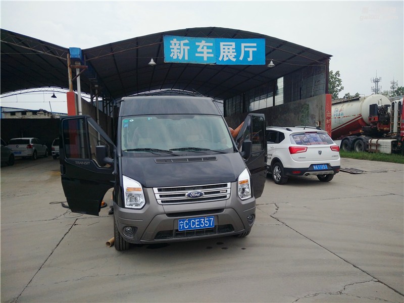 福特九座商務(wù)車內(nèi)飾改裝