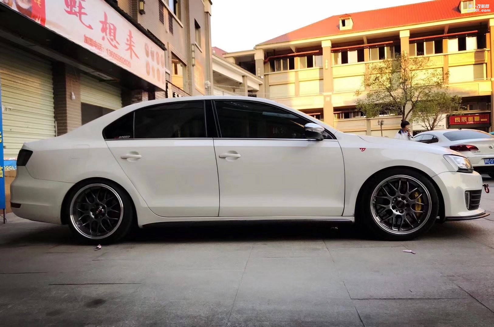 感謝福建朋友傳來(lái)效果圖：BBS RSGT 18寸 ????