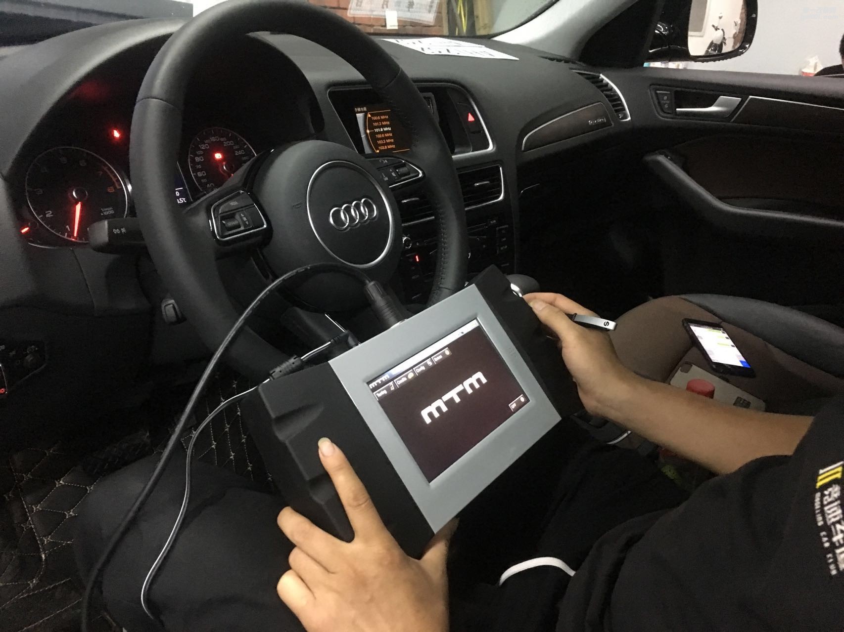 武漢競速車道汽車改裝奧迪Q5開刷MTM程序案例