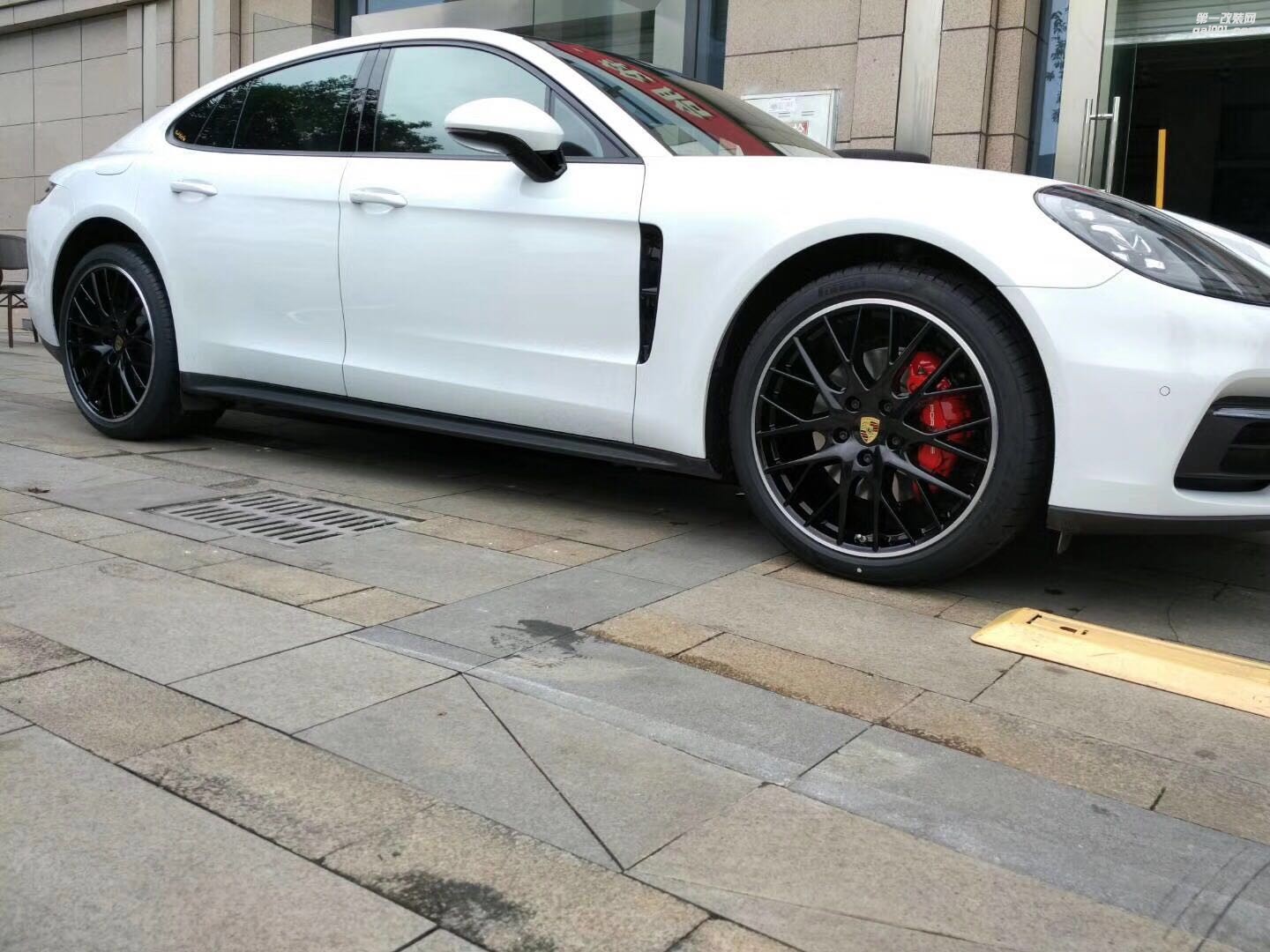 保時捷 E-Hybrid Panamera Turbo 升級20寸21寸鍛造輪轂輪胎