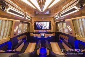 奔馳V級(jí)豪華商務(wù)房車，驚艷來(lái)襲，開啟尊貴人生！