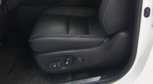 雷克薩斯電動尾門+電動座椅改裝案例—成都威威車改