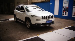 吉普自由光改裝暢視360全景—成都威威車改