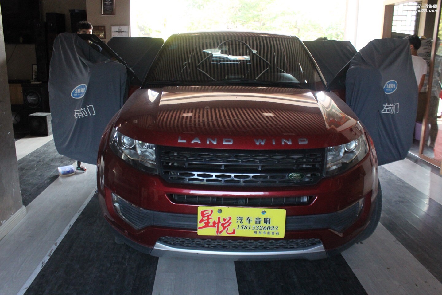 汕頭專業(yè)汽車隔音降噪時(shí)尚改裝陸風(fēng)X7四門隔音施工音響升級(jí)法國(guó)勁浪二分頻汕頭市星悅汽車音響改裝