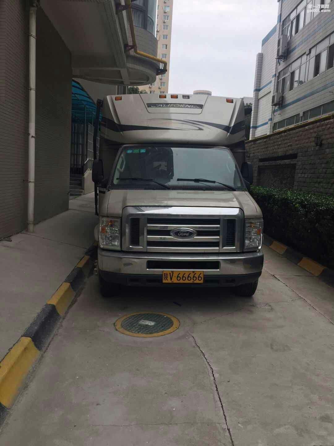 福特大房車--E450