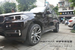 寶馬X5升級(jí)20寸鍛造輪轂  前后配 成都極速裝車案例