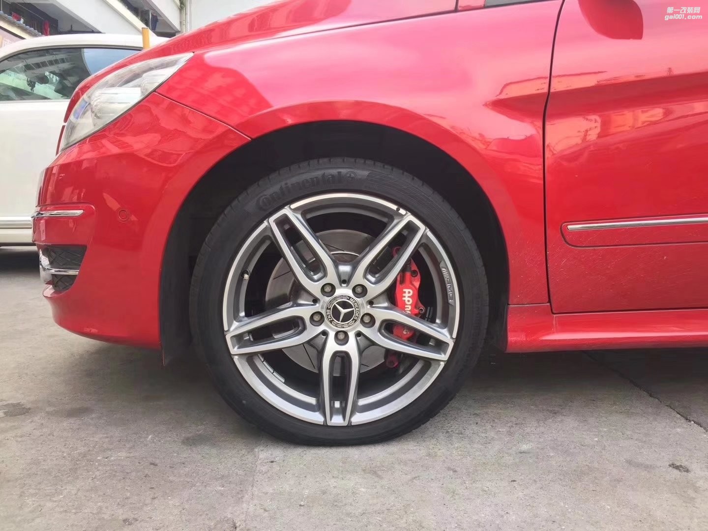 奔馳，換 原裝 18寸 AMG 完工！