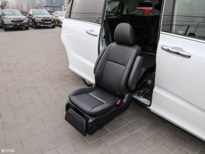 西安殘疾人座椅改裝/歐藍德、埃爾法殘疾人福祉座椅改裝