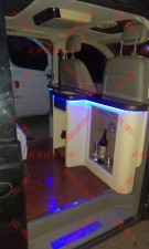 奔馳唯雅諾商務車改裝