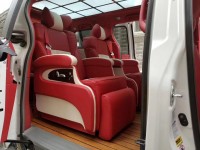 丰田塞纳内饰的改变，航空座椅、沙发床、游艇木地板