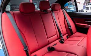 寶馬3系改裝真皮內飾，用紅色詮釋尊貴