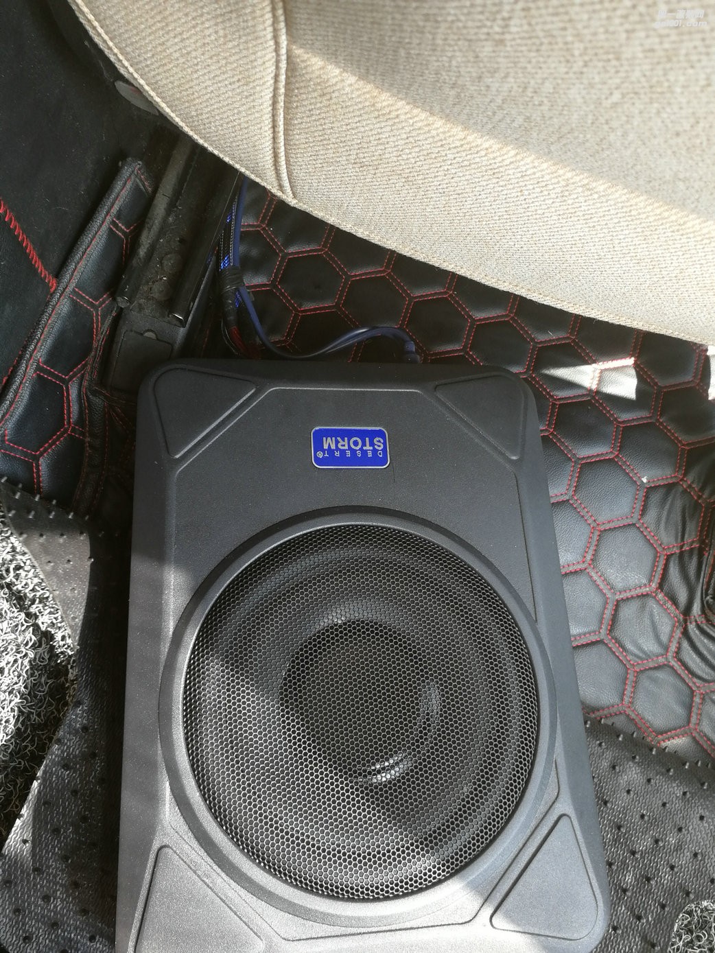 雅閣汽車音響改裝斯道姆m8超薄低音-音響玩家全國連鎖昆明樂升店