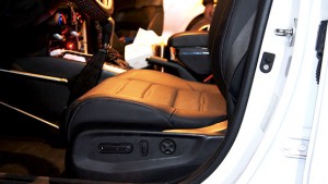 起亞K2升級12向全新總成—成都威威車改