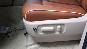 蘭德酷路澤通風座椅電動座椅改裝—成都威威車改