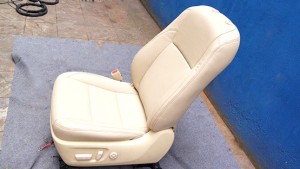 漢蘭達(dá)改裝電動座椅—成都威威車改