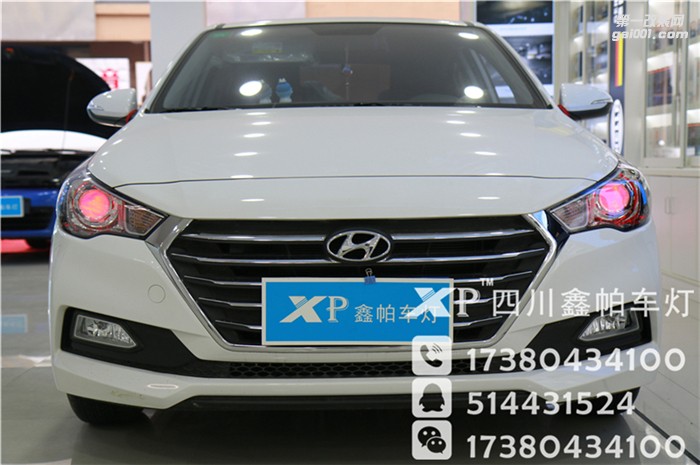 四川成都實(shí)體店鑫帕車燈改裝現(xiàn)代瑞納升級(jí)海拉雙光透鏡 歐司朗安定器 飛利浦氙氣燈 LED車燈 日間行車燈安裝紅色惡魔眼 大燈總成