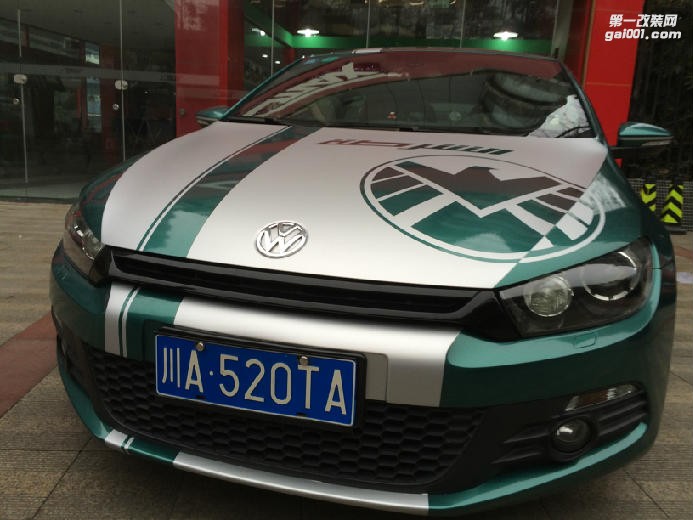 成都汽車車身改色貼膜，大眾尚酷個(gè)性定制拉花