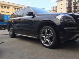 奔馳 完工， 換 原裝 20寸 AMG ！