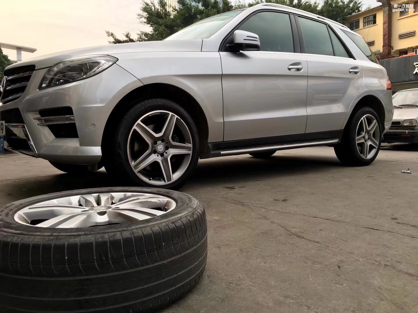 奔馳，換 原裝  20寸  AMG  完工！