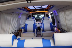 “車輪上的家”幾年后的GMC房車改造成 工地上的住所