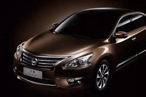 日產(chǎn)天籟無損音響改裝 歌劇世家、英國正弦波使汽車音樂聽感升級【清遠至上音樂】