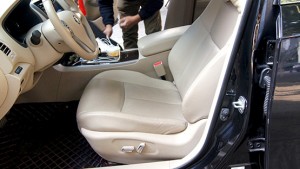 日產(chǎn)天籟改裝電動(dòng)座椅—成都威威車改