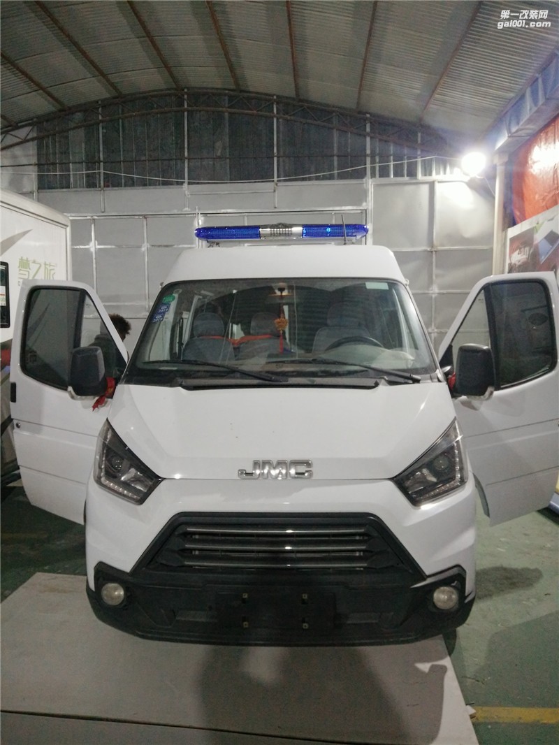 西安特順救護(hù)車(chē)改裝--西安漢楓房車(chē)