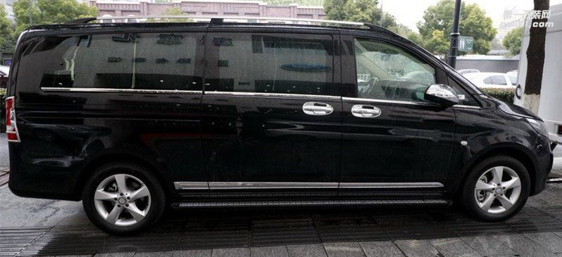 奔馳新威霆7座豪華內(nèi)飾改裝--西安漢楓