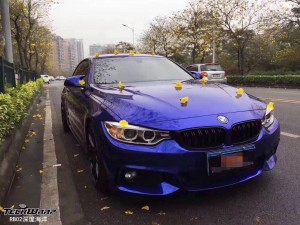 成都汽車車身改色貼膜，4系換裝禿鷹深邃海洋漆面改色膜