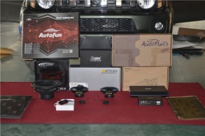 武漢車改坊吉姆尼改裝伊頓音響 門板倒模 A柱倒模工藝