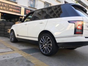 路虎，換 原廠  22寸 刀鋒 完工！