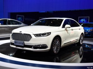 西寧汽車音響改裝 福特金牛座先鋒80CD倒模改裝案例