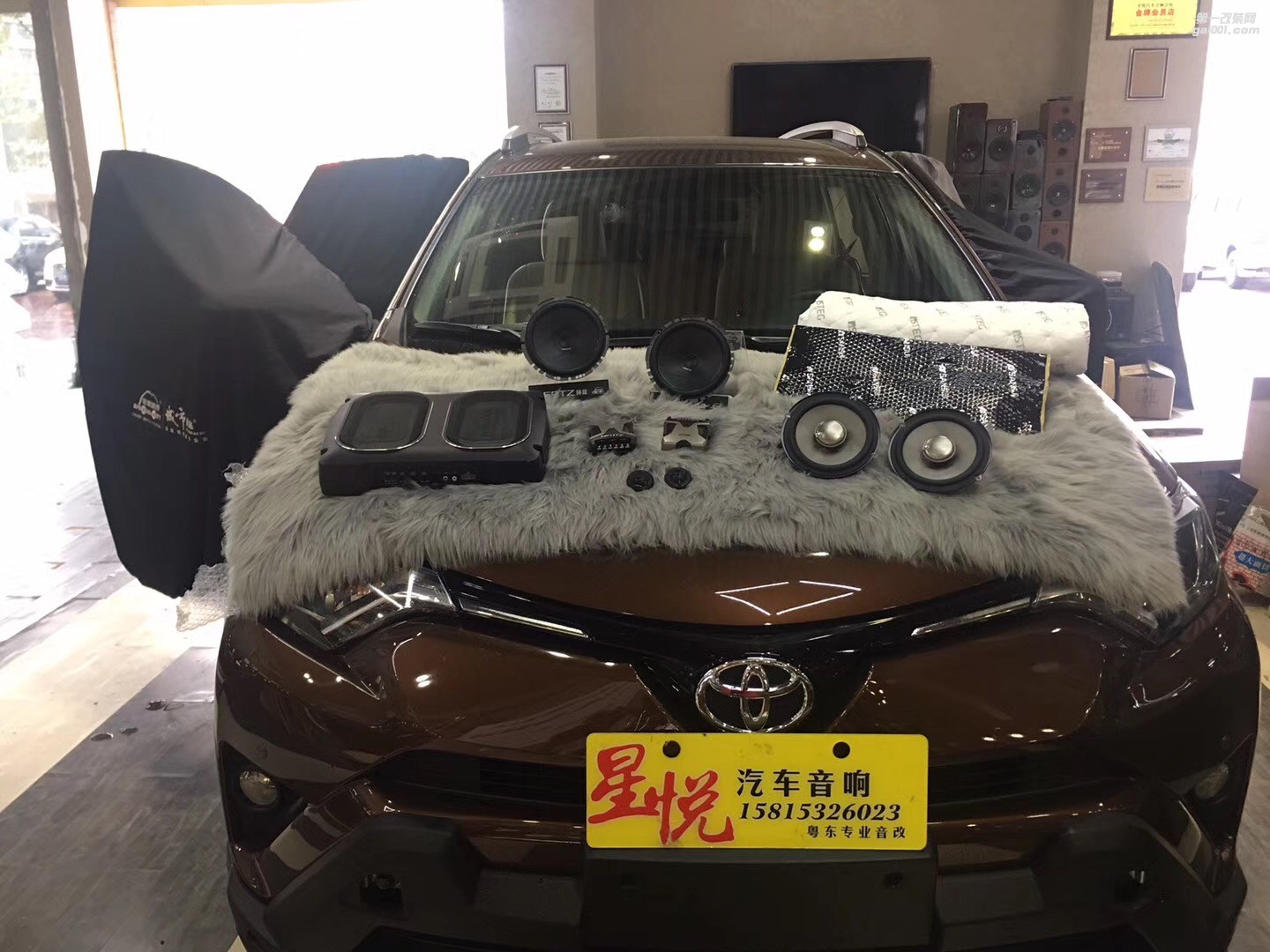 汕頭市星悅汽車音響專業(yè)汽車音響改裝汕頭豐田RAV4升級4門山水隔音汽車音響改裝意大利赫茲ESKF165喇叭