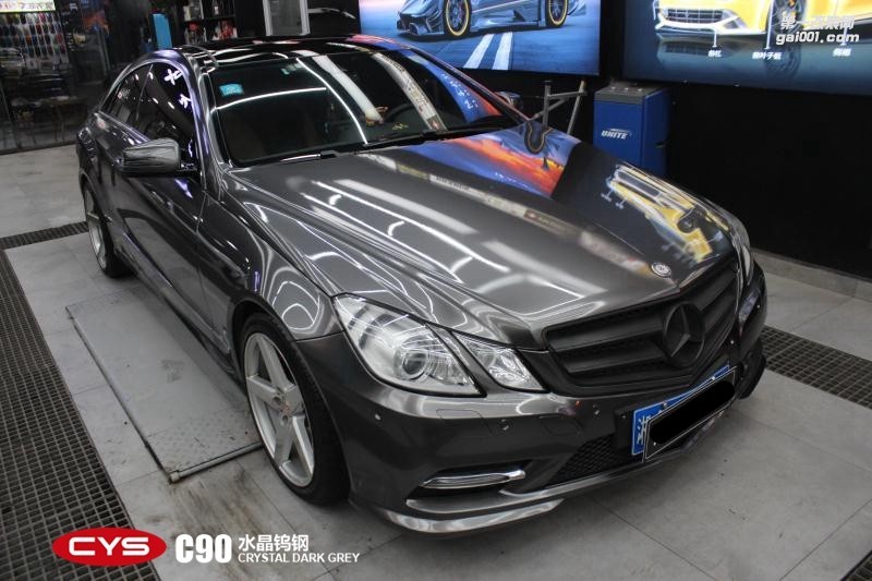 成都靚車匯青羊店奔馳E200水晶鎢鋼汽車改色貼膜